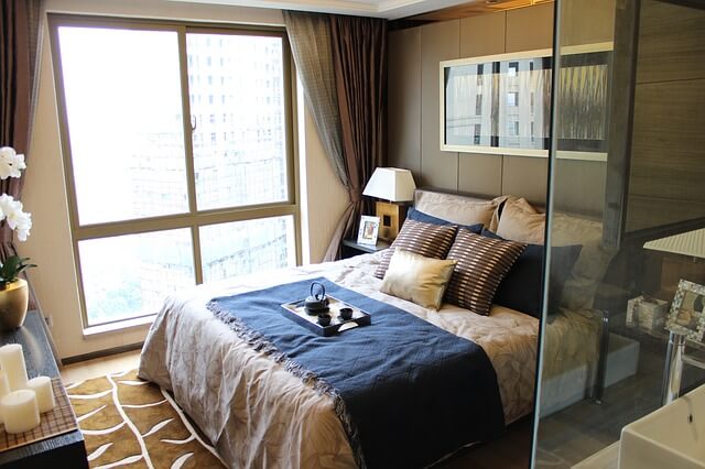 Tende moderne per la camera da letto: 3 stili da provare